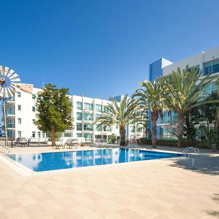 Lucile - Coralli Beachfront Apartment Paralimni Luaran gambar