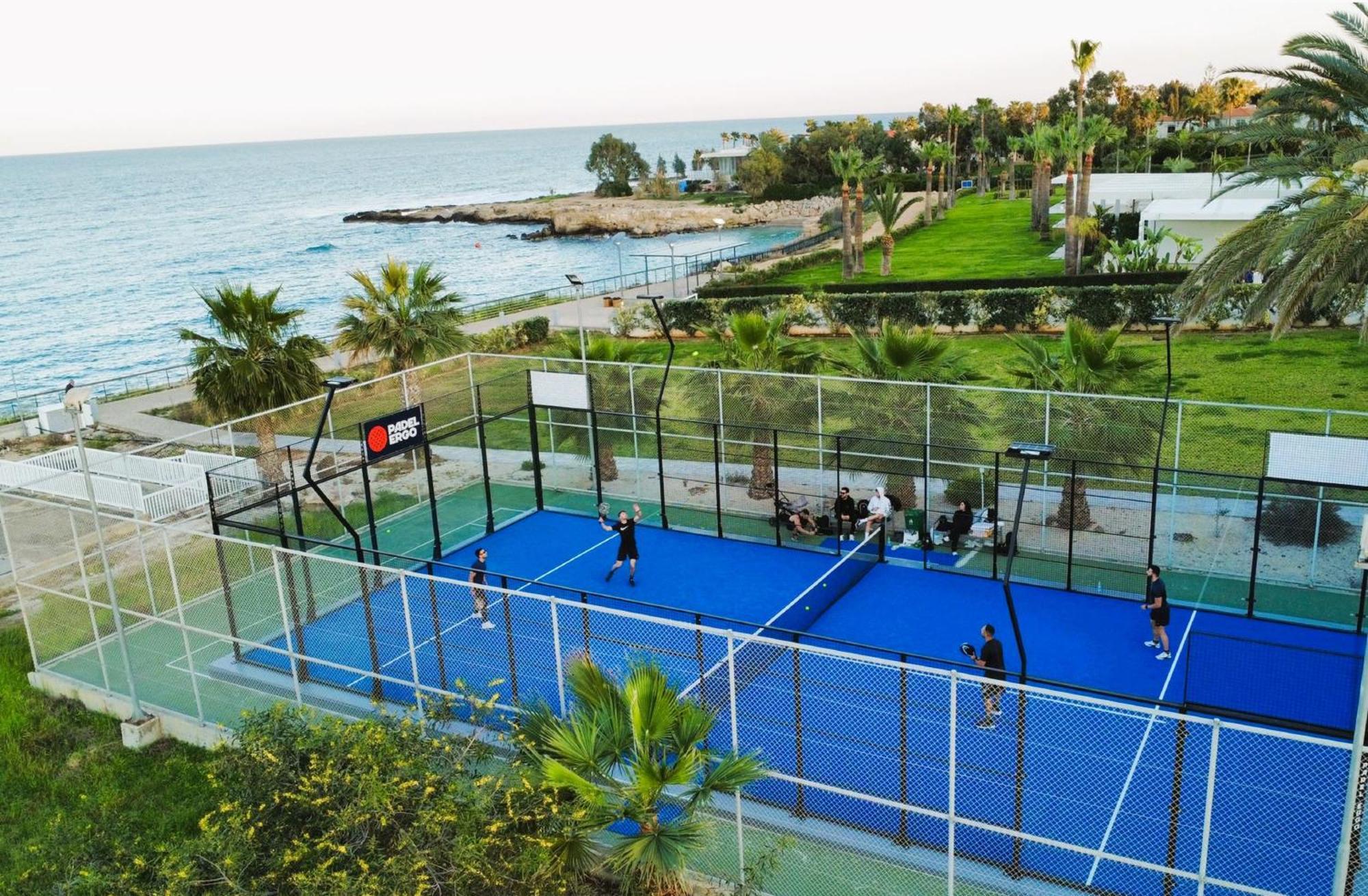 Lucile - Coralli Beachfront Apartment Paralimni Luaran gambar